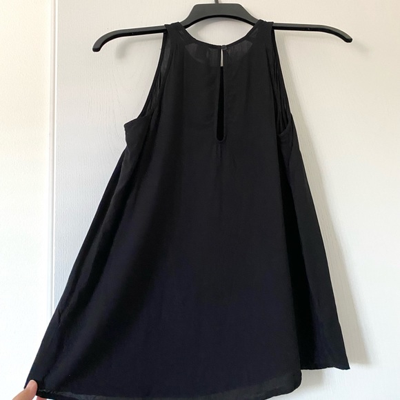Old Navy Black Sleeveless Top - Keyhole back - Picture 7 of 8